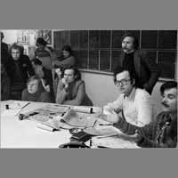 Marc Kravetz, Didier Costagliola, Jean-Marcel Bouguereau, Gilles Bresson, Pierre Benoit, Jean-Louis Péninou, 22 décembre 1976, rue de Lorraine ( © Photo Christian Poulin - 0623)